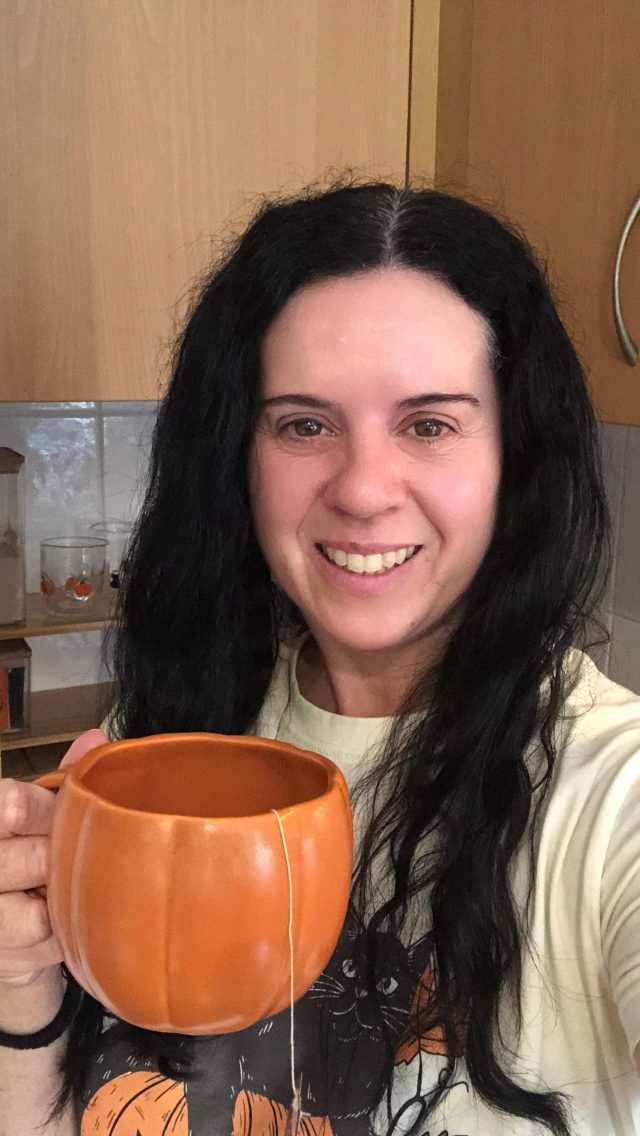 Weekend reset vibes — I spent the weekend restocking and transforming my old coffee and tea station into a tea-only space.

The coffee machine’s been packed away (just for now), and my shelves are now filled with calming blends and pretty teaware.

A small change, but it feels like a fresh start — more mindful moments, less caffeine.

#WeekendReset #TeaLover #MindfulLiving #WellnessAtHome #CaffeineFreeLife